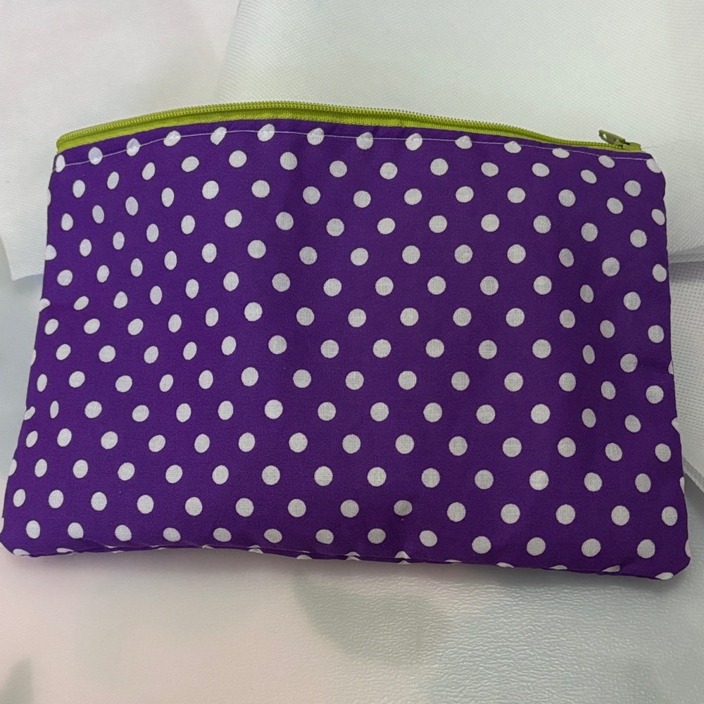 #01W Vibrant Purple Polka Dot Cosmetic Bag